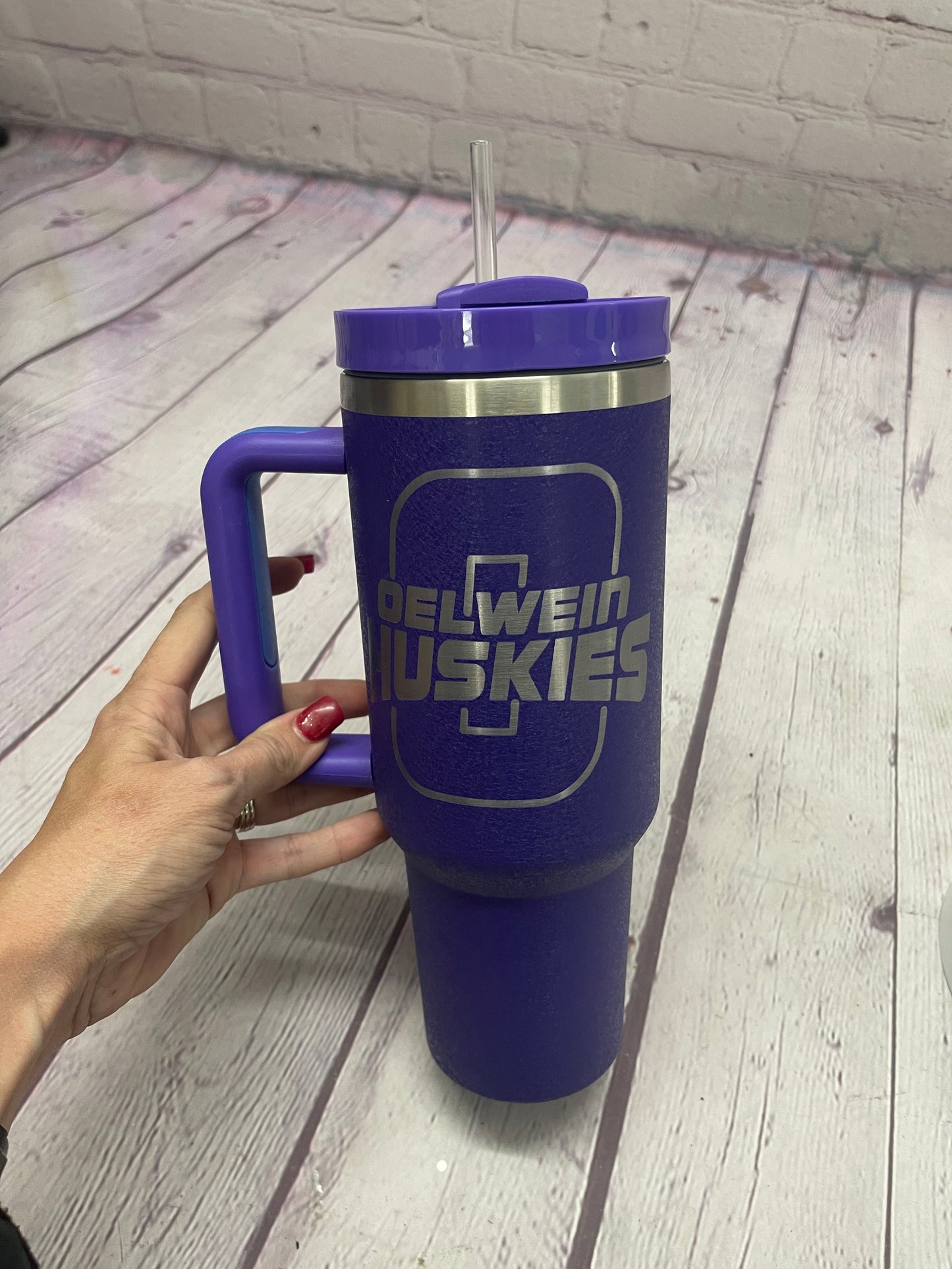 Oelwein Huskies 40oz Tumbler w/straw